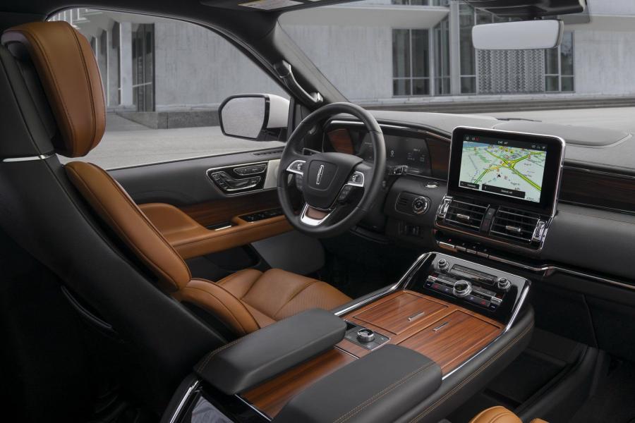 Интерьер Lincoln Navigator Monochromatic 2019 года  (фото 17 из 17)